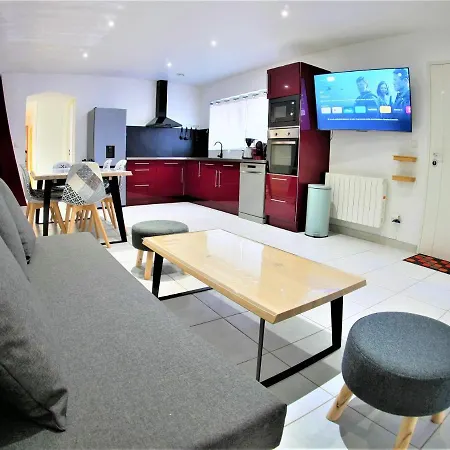 Le Salsero T4 De 93m2 En Centre Avec Billard Clim Prime Vidéo Wifi Fibre Appartement Nîmes