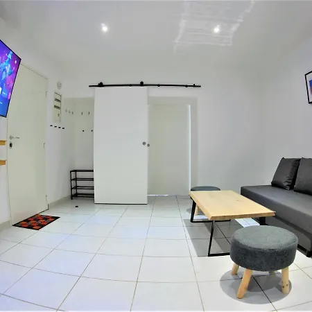 Apartman Le Salsero T4 De 93m2 En Centre Avec Billard Clim Prime Video Wifi Fibre *