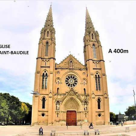 Le Salsero T4 De 93m2 En Centre Avec Billard Clim Prime Vidéo Wifi Fibre * Nîmes