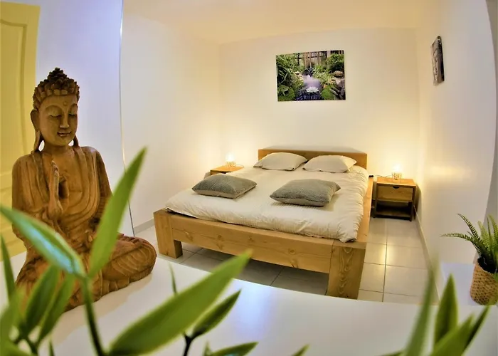 Le Salsero T4 De 93m2 En Centre Avec Billard Clim Prime Video Wifi Fibre شقة