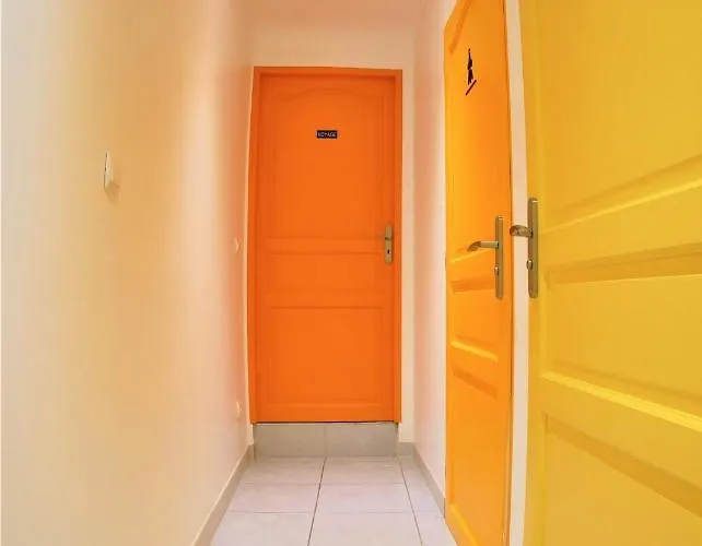 Le Salsero T4 De 93m2 En Centre Avec Billard Clim Prime Video Wifi Fibre *