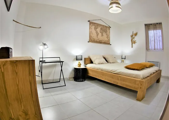 Le Salsero T4 De 93m2 En Centre Avec Billard Clim Prime Video Wifi Fibre *