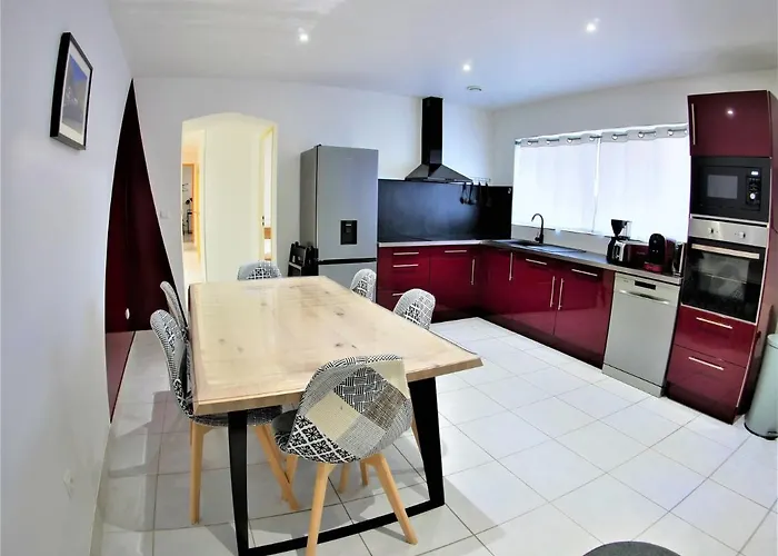 Le Salsero T4 De 93m2 En Centre Avec Billard Clim Prime Video Wifi Fibre نيم